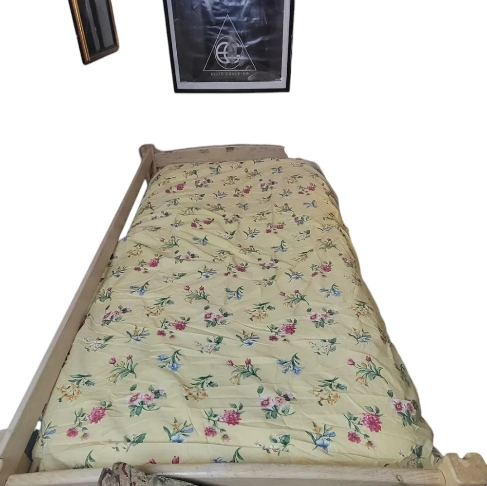Vintage Springs Yellow Red Blue Floral Sheet Queen